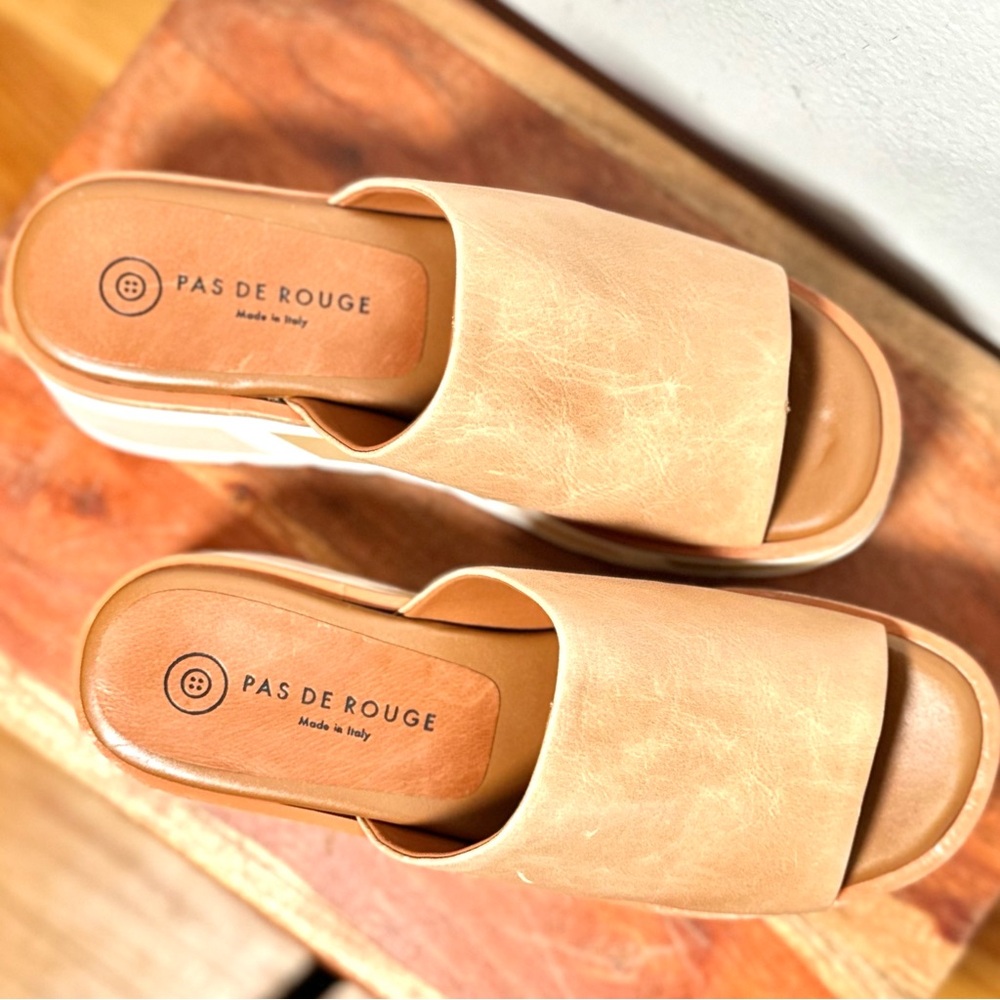 Pas De Rouge Women's Tan Leather Slides